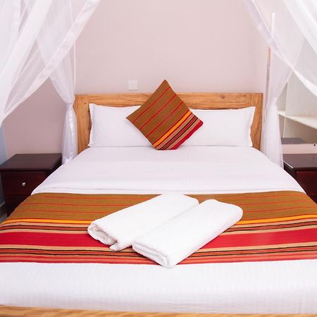 Silver Oaks Hotel Boma Fort Portal Kültér fotó
