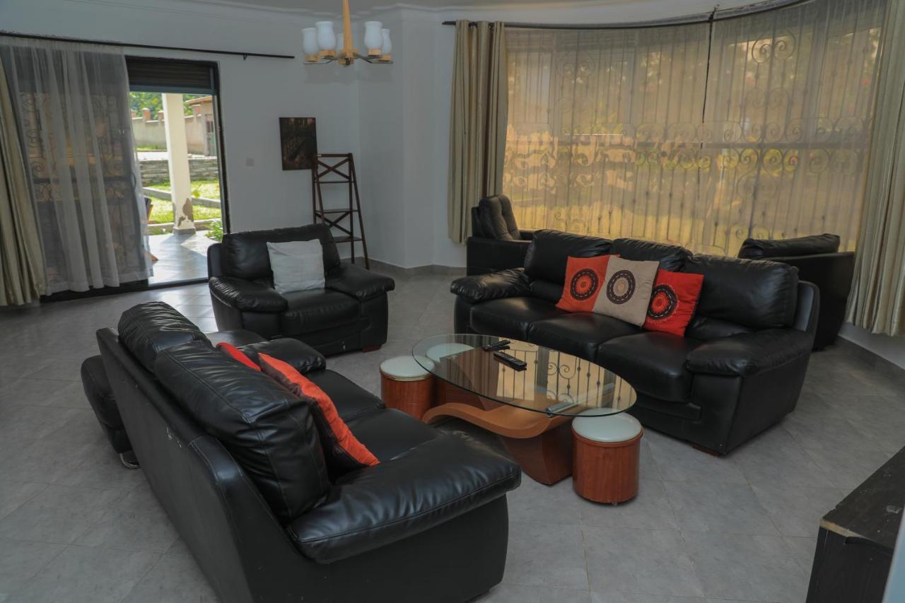 Silver Oaks Hotel Boma Fort Portal Kültér fotó