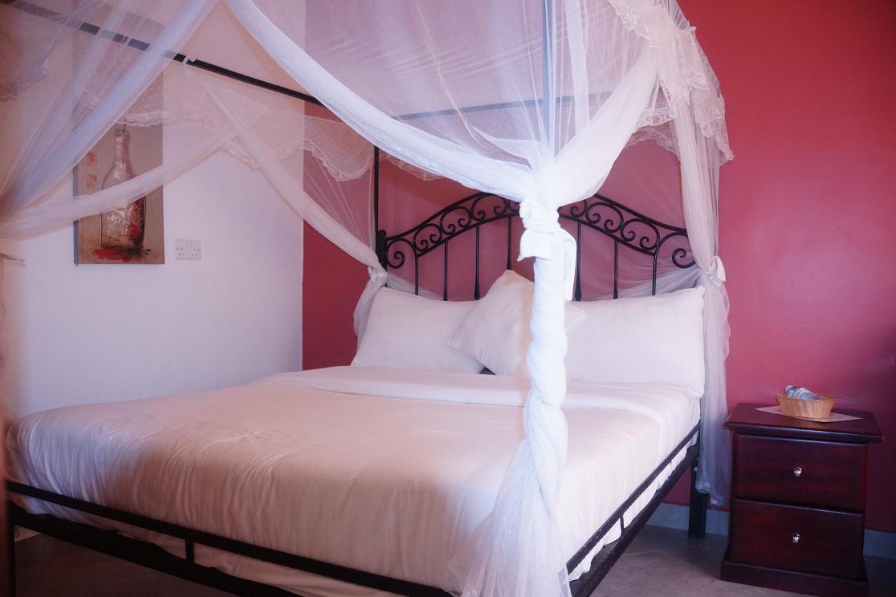 Silver Oaks Hotel Boma Fort Portal Kültér fotó