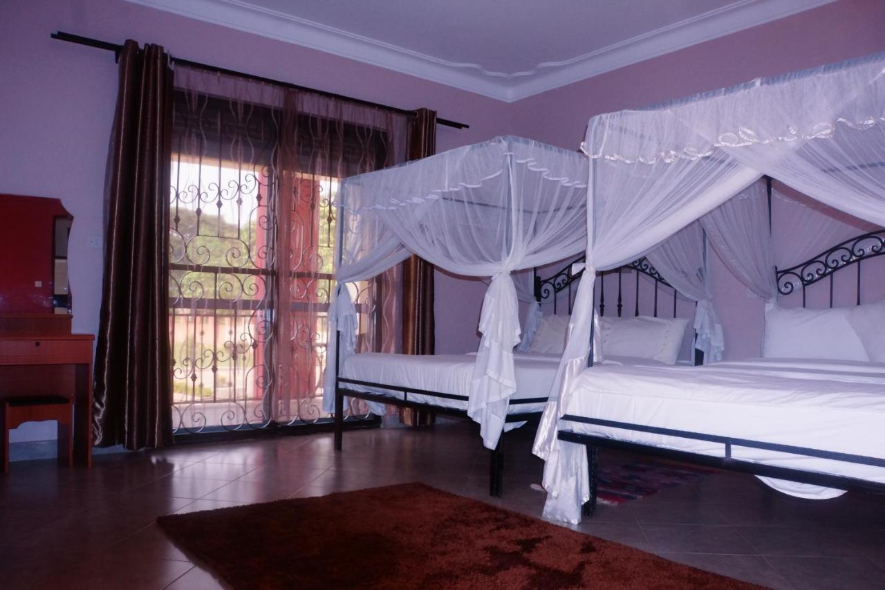 Silver Oaks Hotel Boma Fort Portal Kültér fotó