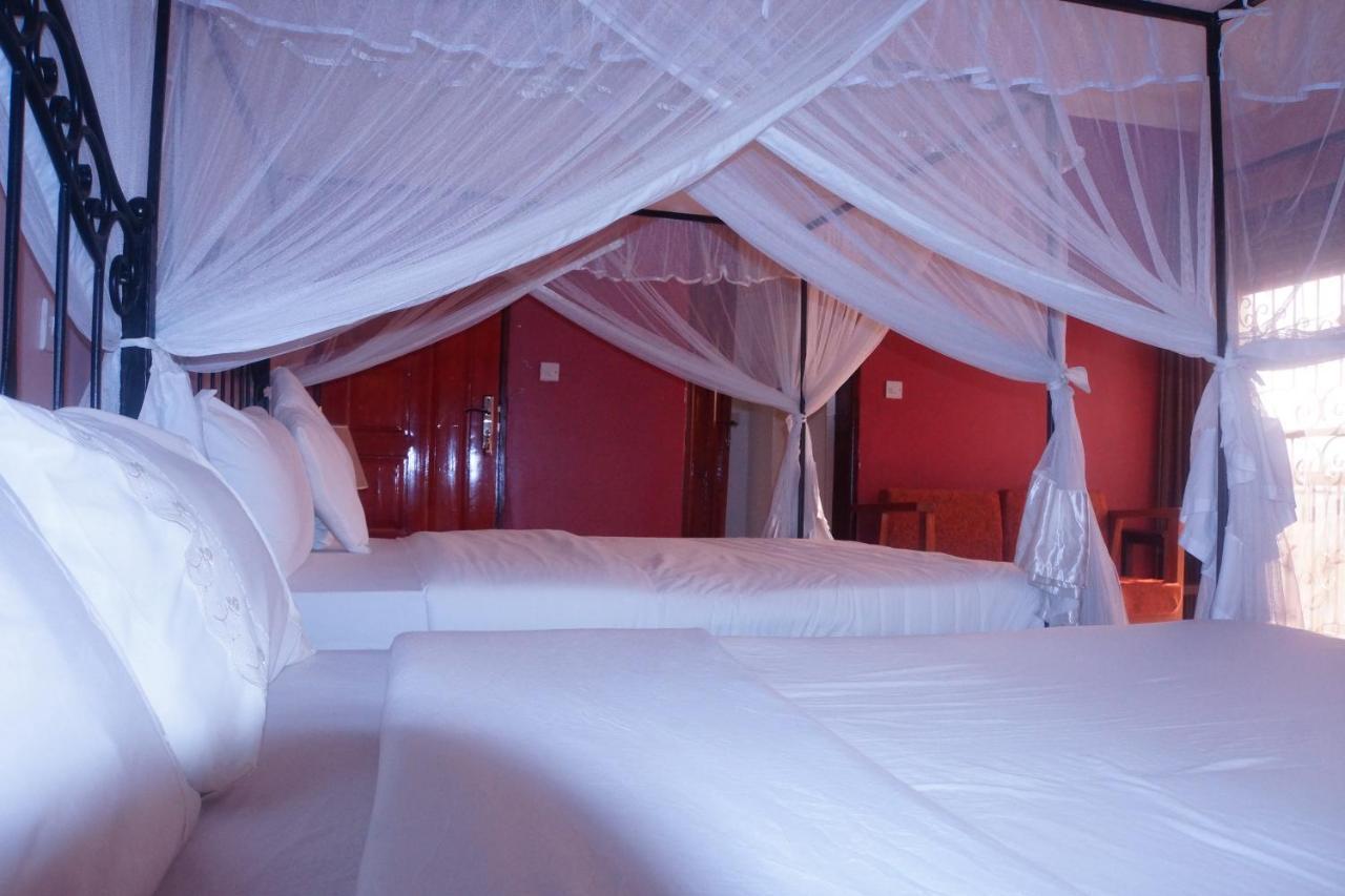 Silver Oaks Hotel Boma Fort Portal Kültér fotó