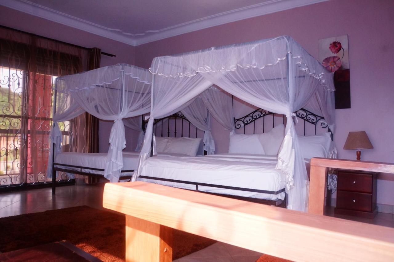 Silver Oaks Hotel Boma Fort Portal Kültér fotó