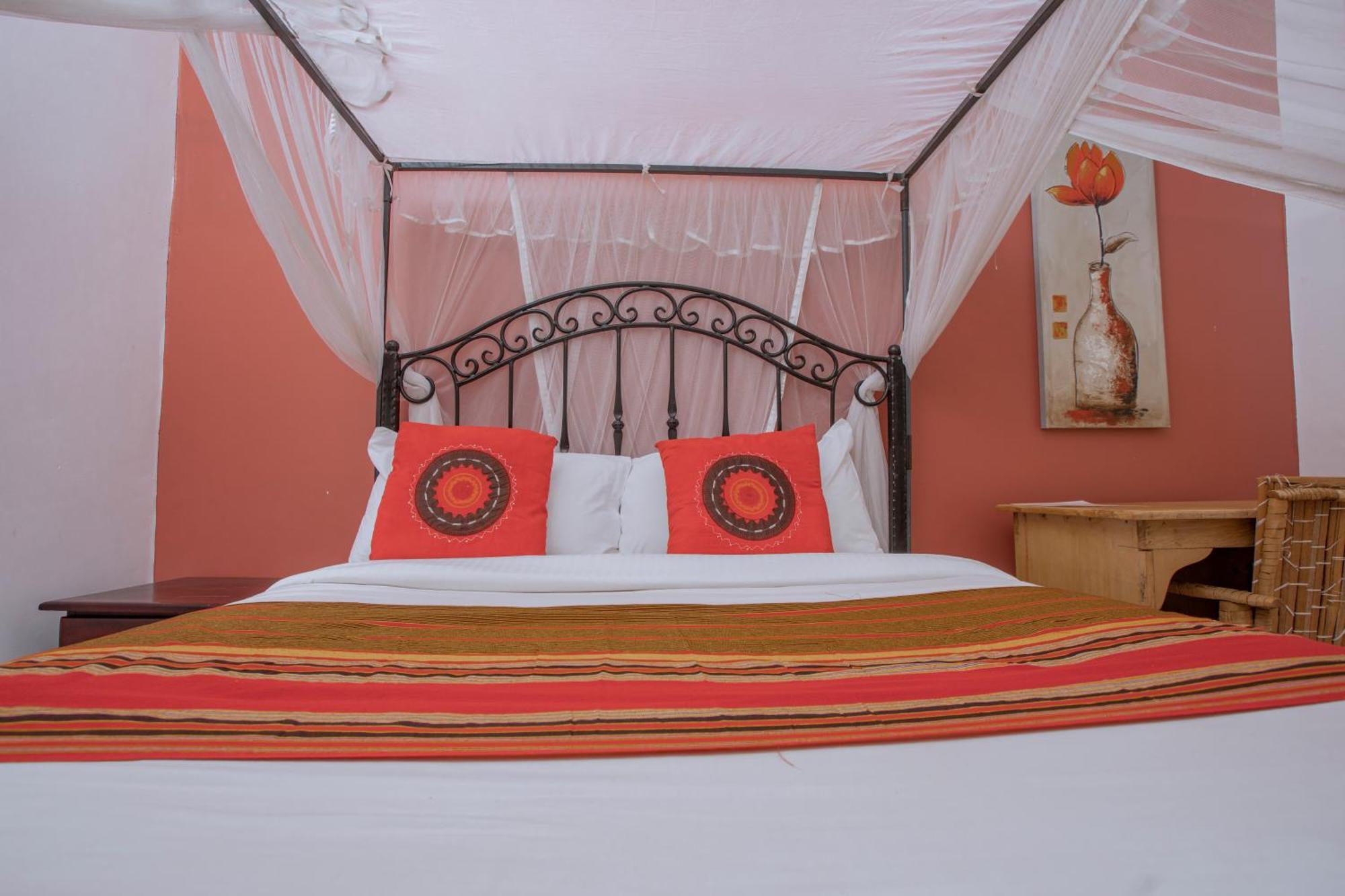 Silver Oaks Hotel Boma Fort Portal Kültér fotó
