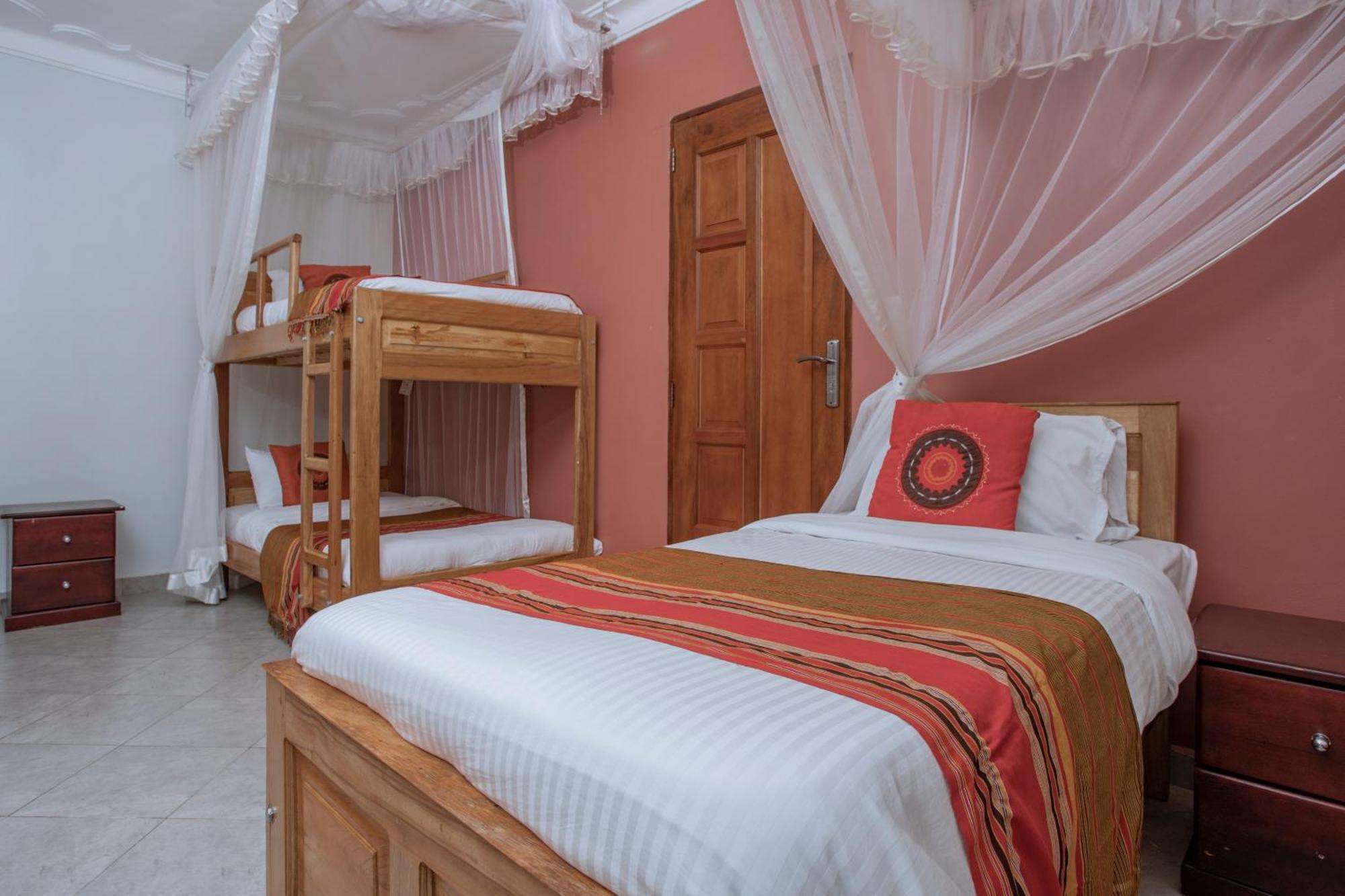 Silver Oaks Hotel Boma Fort Portal Kültér fotó