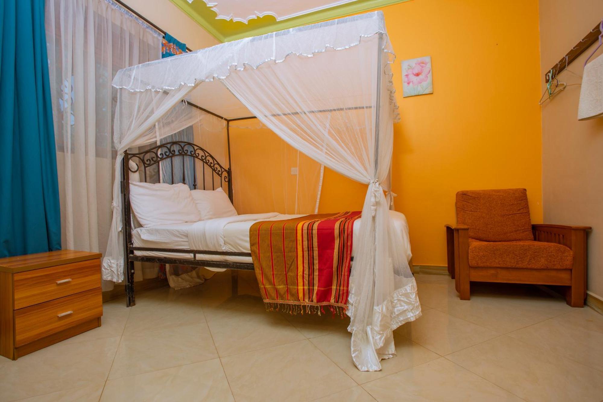 Silver Oaks Hotel Boma Fort Portal Kültér fotó