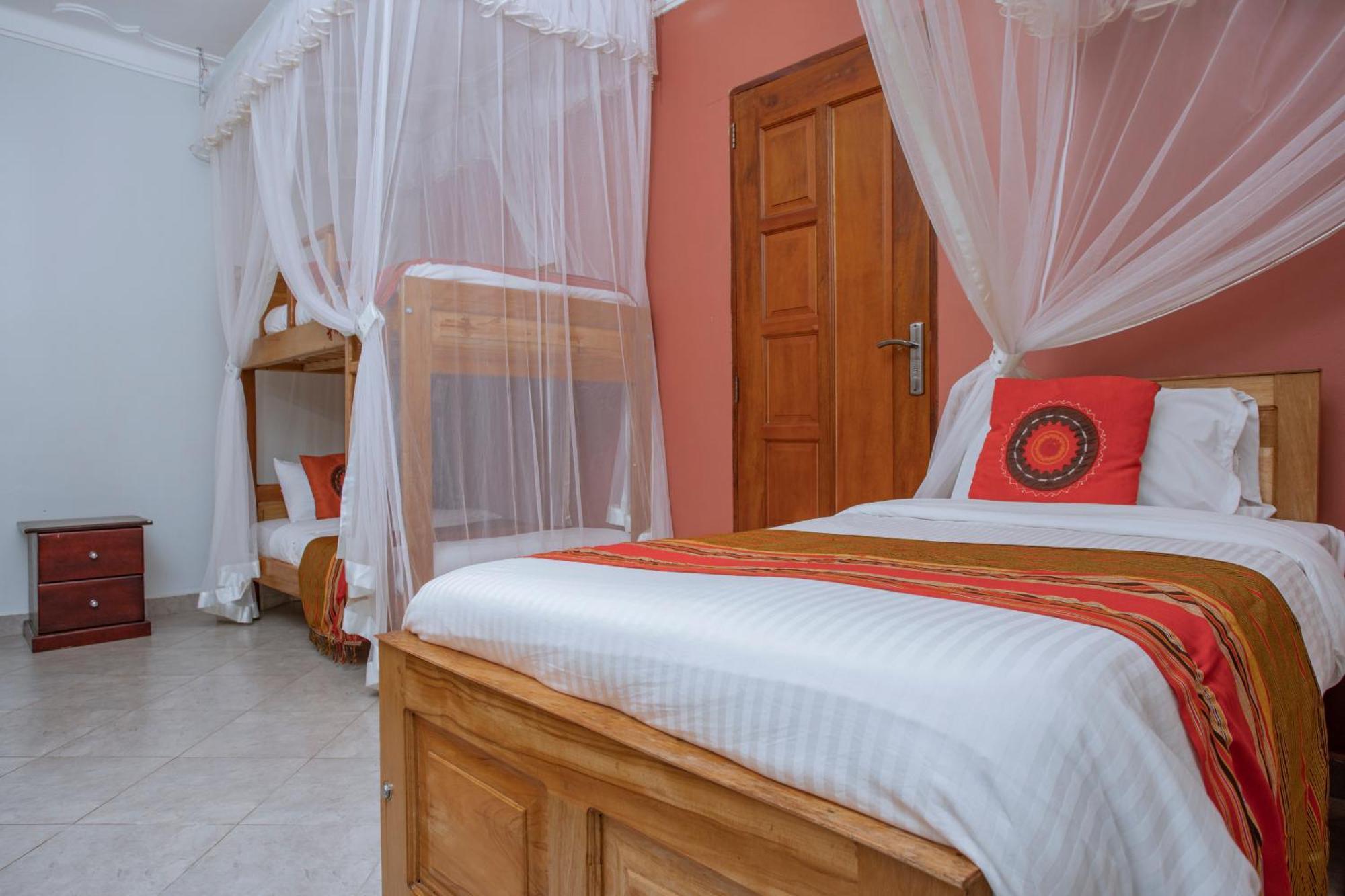 Silver Oaks Hotel Boma Fort Portal Kültér fotó