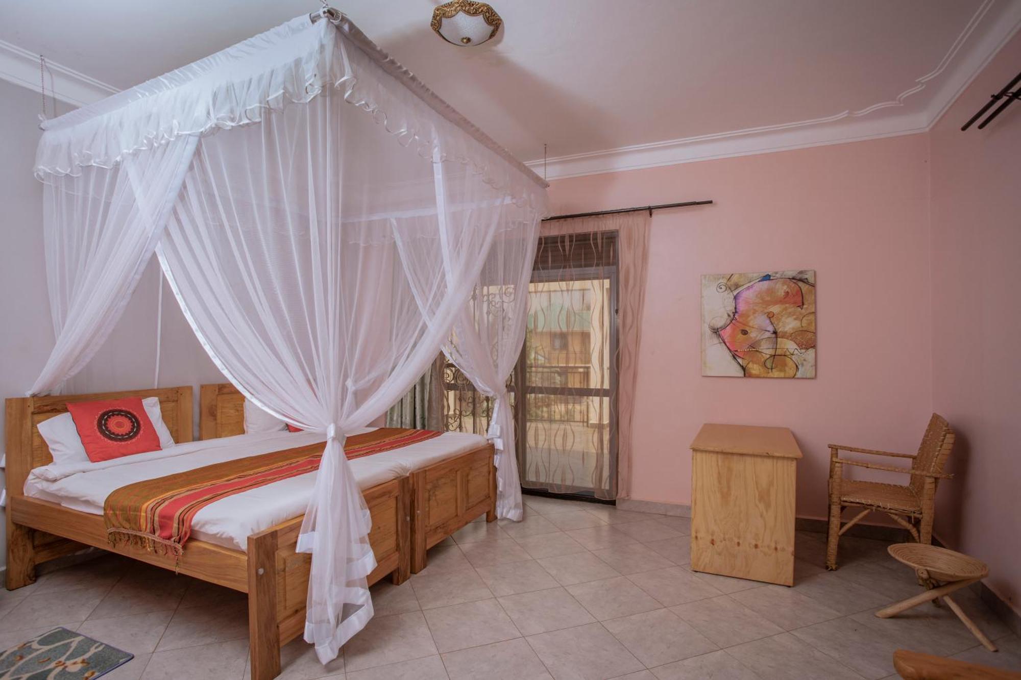 Silver Oaks Hotel Boma Fort Portal Kültér fotó