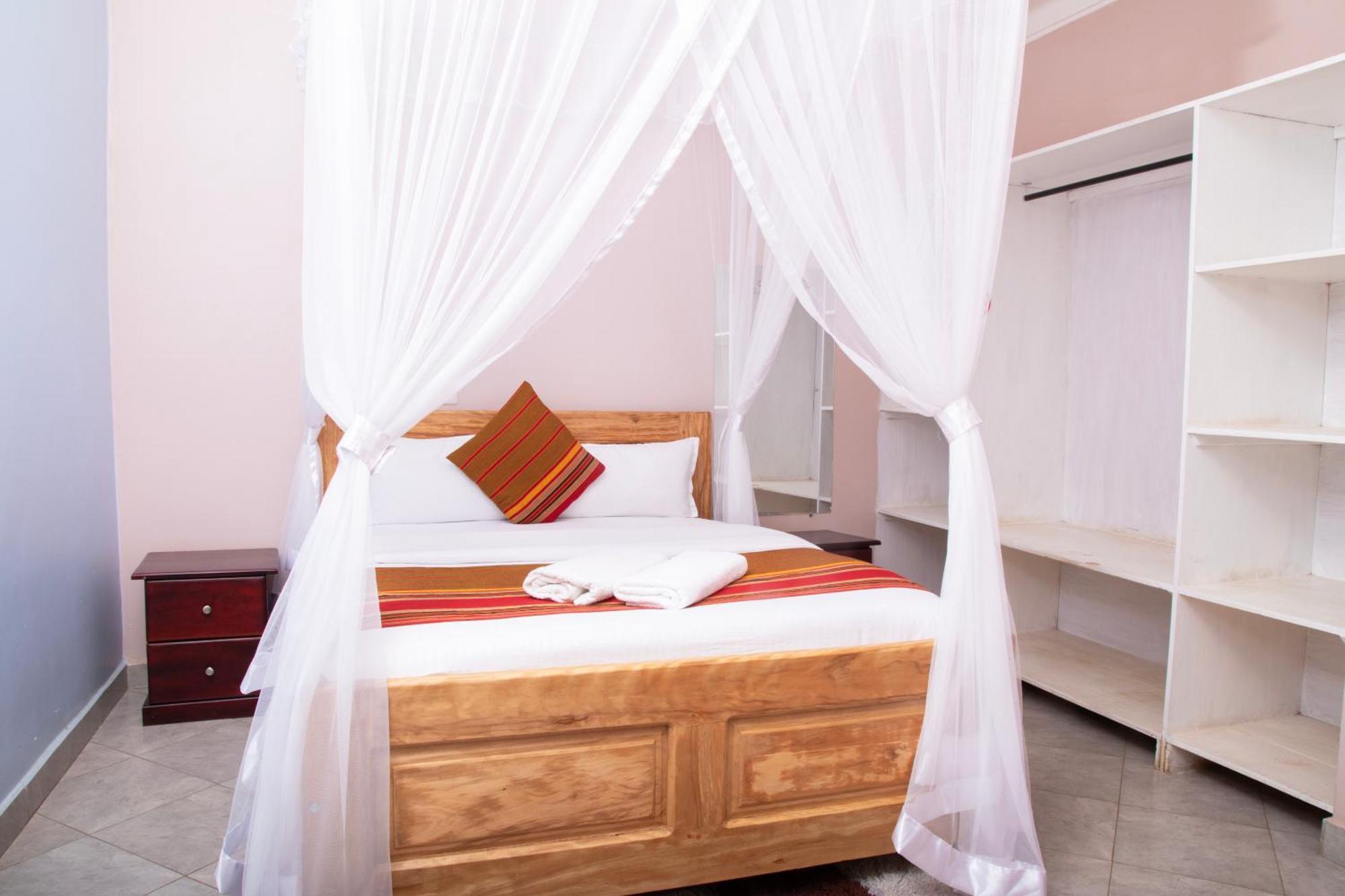 Silver Oaks Hotel Boma Fort Portal Kültér fotó