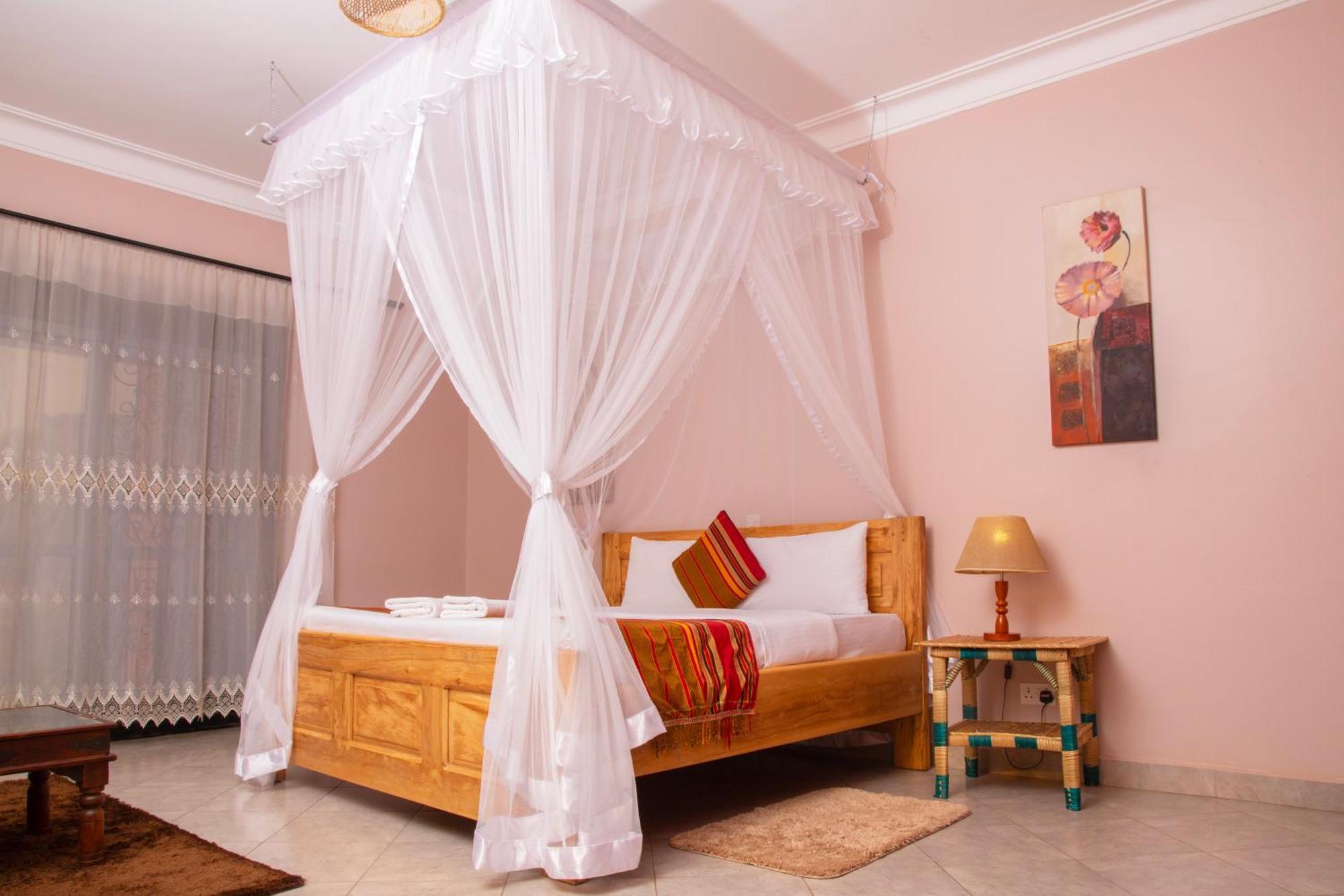 Silver Oaks Hotel Boma Fort Portal Kültér fotó